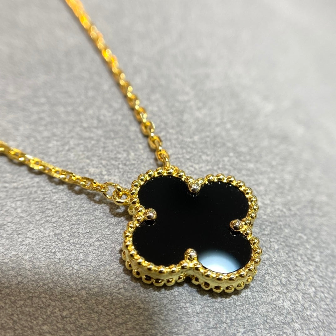 Clover Necklace Gold | Black