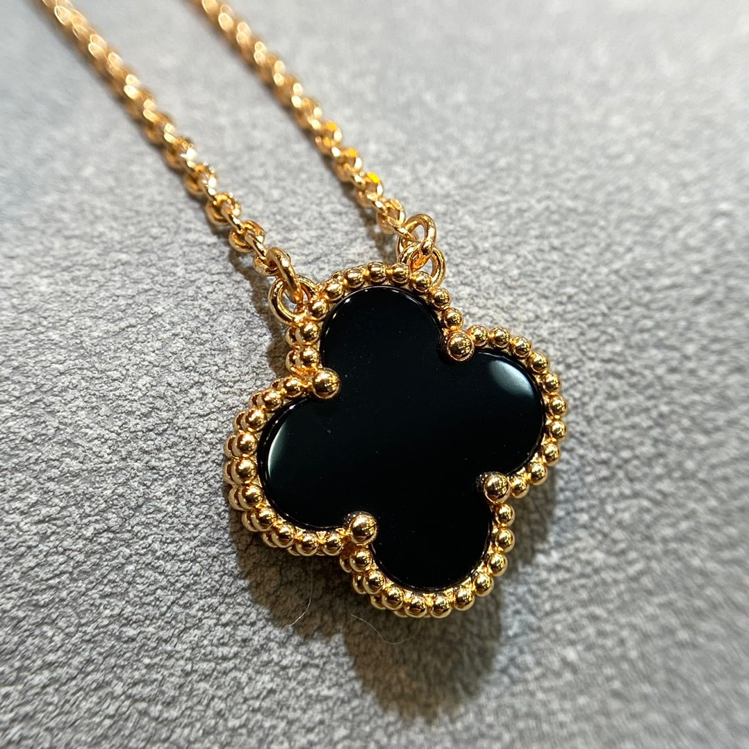 Clover Necklace Gold | Black